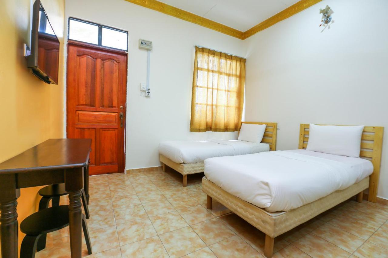Oyo 89887 Chalet Yunie Marang Bagian luar foto