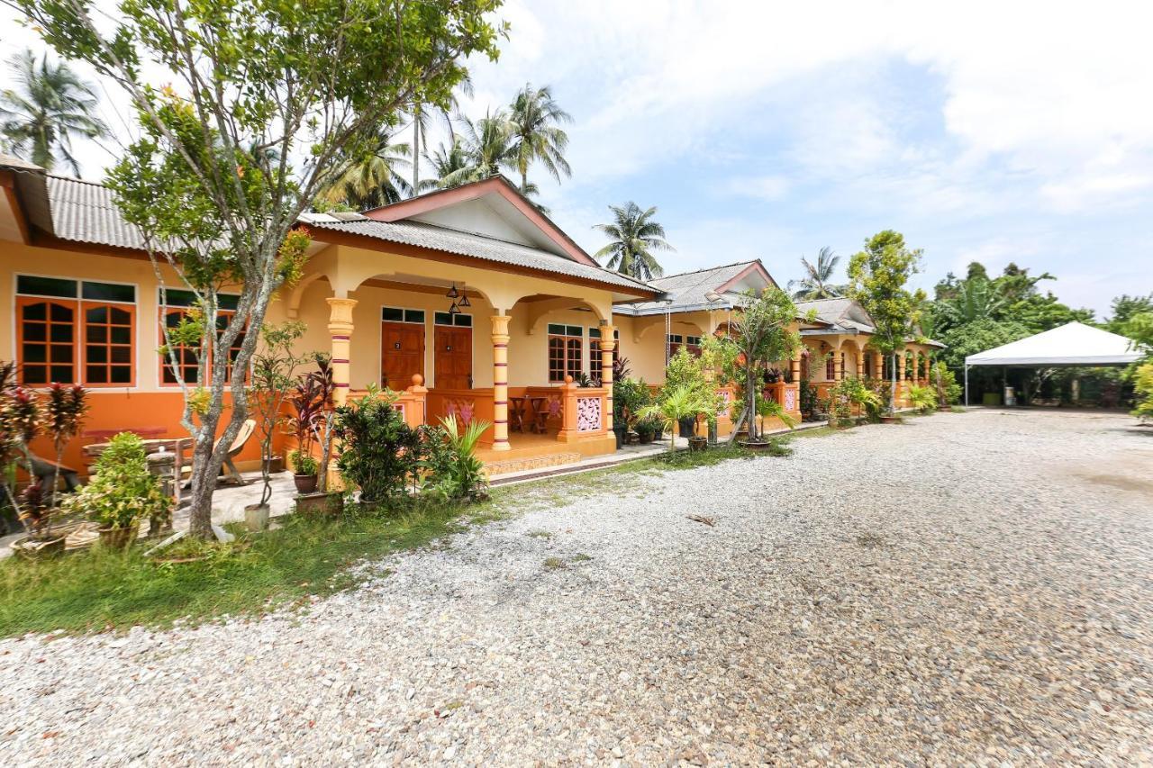 Oyo 89887 Chalet Yunie Marang Bagian luar foto