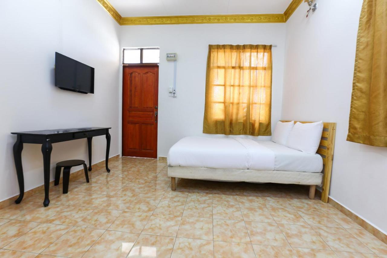Oyo 89887 Chalet Yunie Marang Bagian luar foto